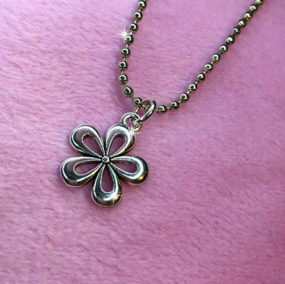 Flower jewelry charm